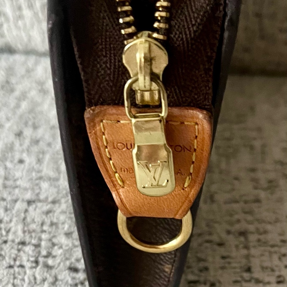 Louis Vuitton Brown and Gold Zippered Pouch - Picture 2 of 10